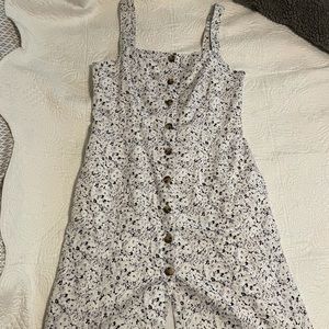 Size 12 GAP button up dress with pockets